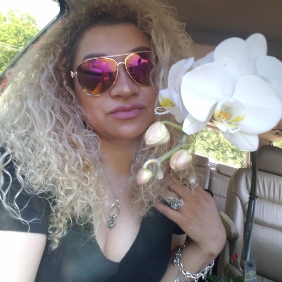 Meet your Posher, Janie - Picture 7 of 8